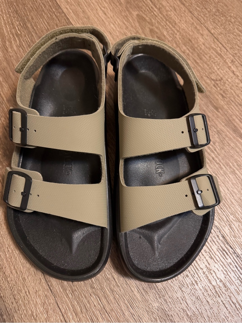 Birkenstock Mogami Terra sandals in faded khaki.
